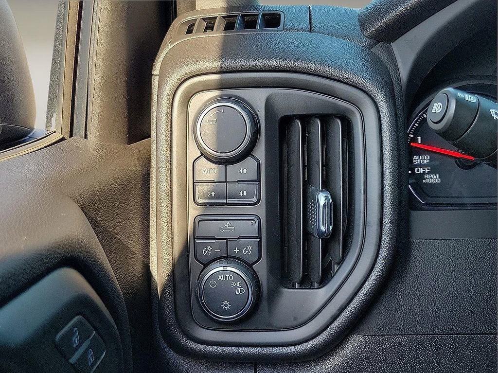 2022 Chevrolet Silverado 1500 Custom Trail Boss