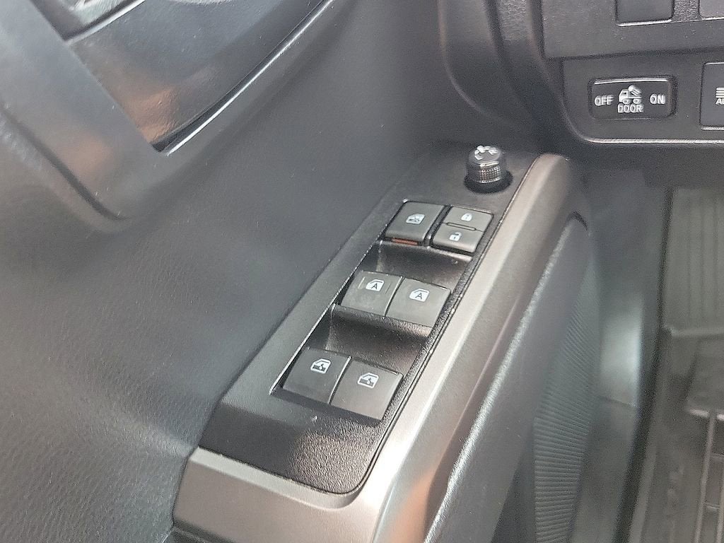 2023 Toyota Tacoma 2WD SR5