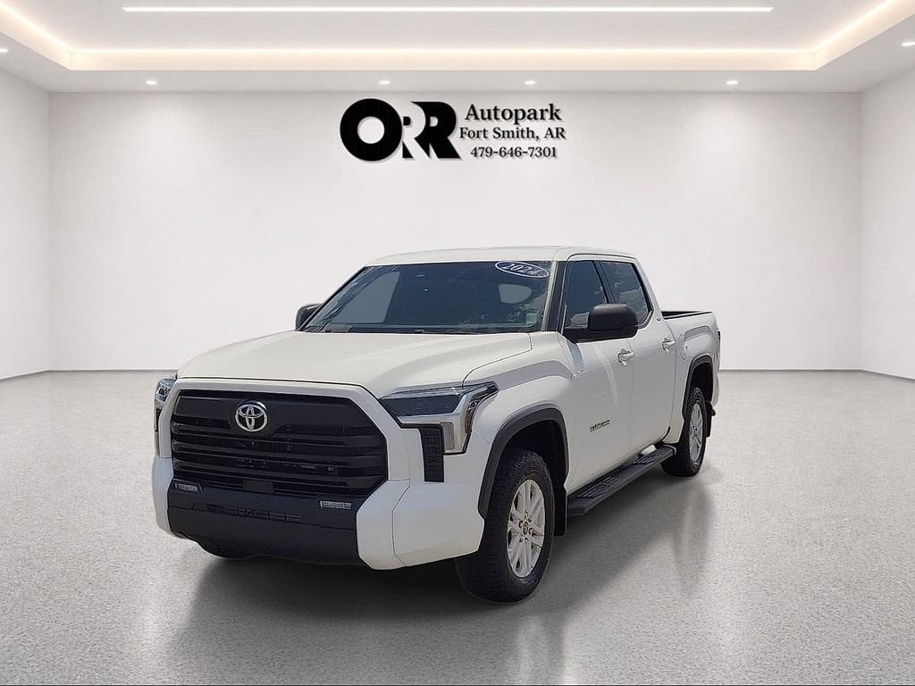 2024 Toyota Tundra 4WD SR5