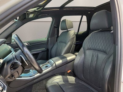 2022 BMW X5 M50i