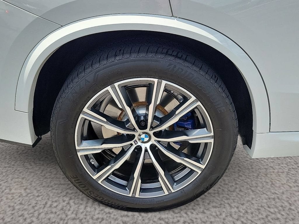 2022 BMW X5 M50i