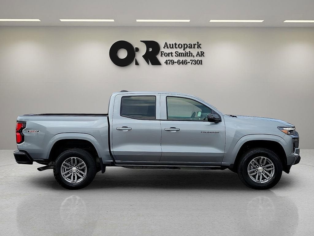2025 Chevrolet Colorado WT/LT